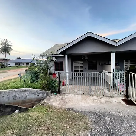 Rania Homestay Beserah Kuantan Exterior photo